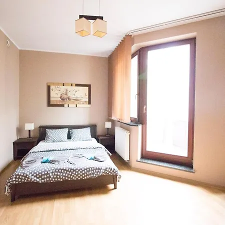 Happy - Just In Center * 弗罗茨瓦夫