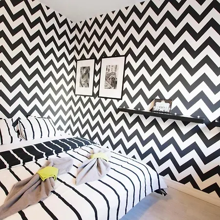 Happy - Just In Center 弗罗茨瓦夫