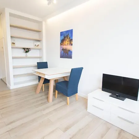 Happy - Just In Center * 弗罗茨瓦夫