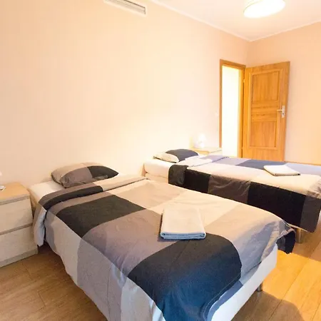 Happy - Just In Center 弗罗茨瓦夫