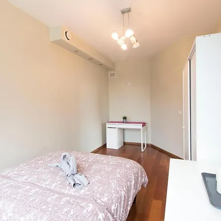 Happy - Just In Center Apartment
