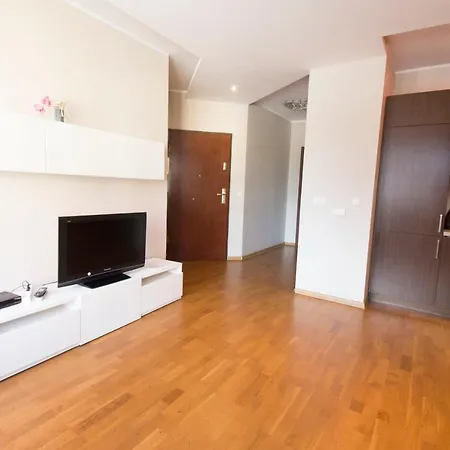 Apartment Happy - Just In Center *