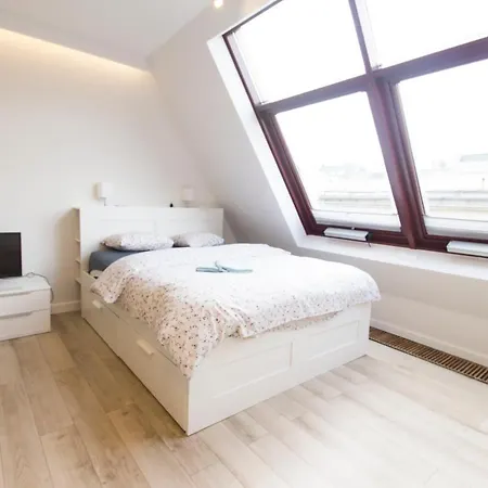Happy - Just In Center Apartment