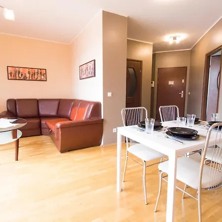 Happy - Just In Center Apartment