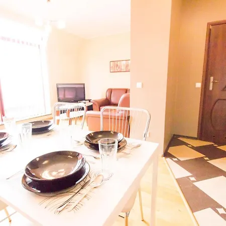 Apartment Happy - Just In Center *